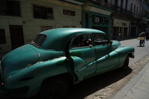 Os carros antigos em Cuba